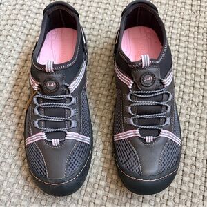 J-41 Grey and Pink Jeep Engineered Traction